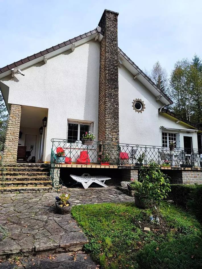 Gîte pour 12 personnes, avec jardin à Bujaleuf - 4