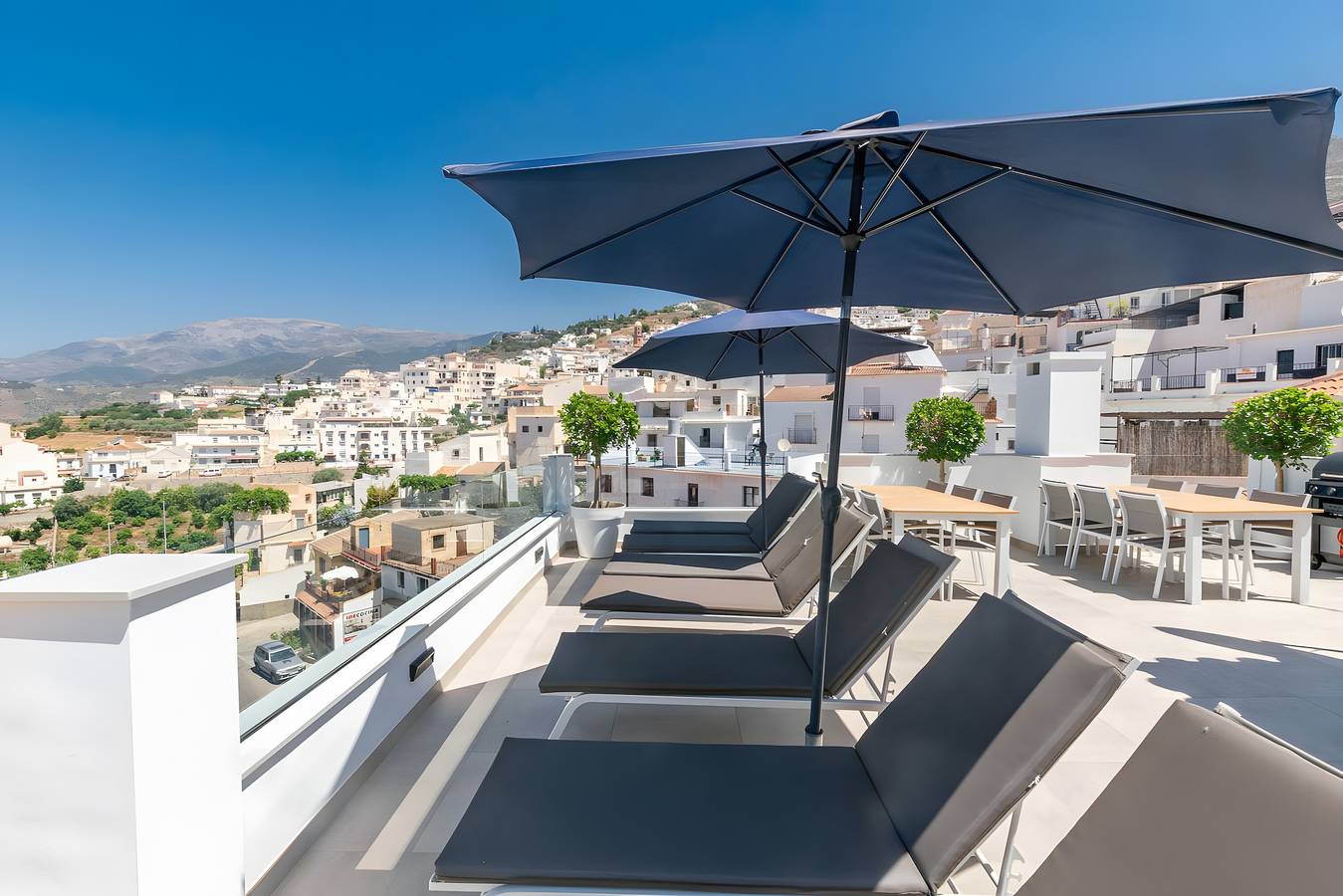 Apartamento entero, Apartamento de lujo con vistas a la montaña, jardín y Wi-Fi in Cómpeta, Provincia de Málaga