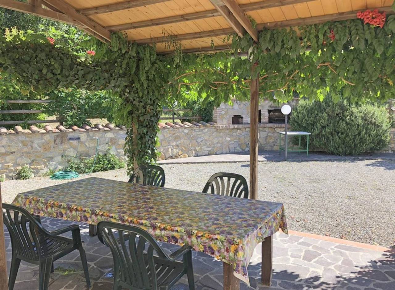 Appartement entier, Appartement '5' avec piscine partagée, Wi-Fi et climatisation in Montecatini Val di Cecina, Côte des Étrusques