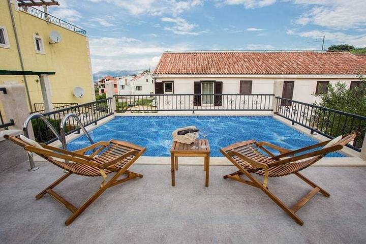 Villa for 5 people, with pool, child-friendly in Brac