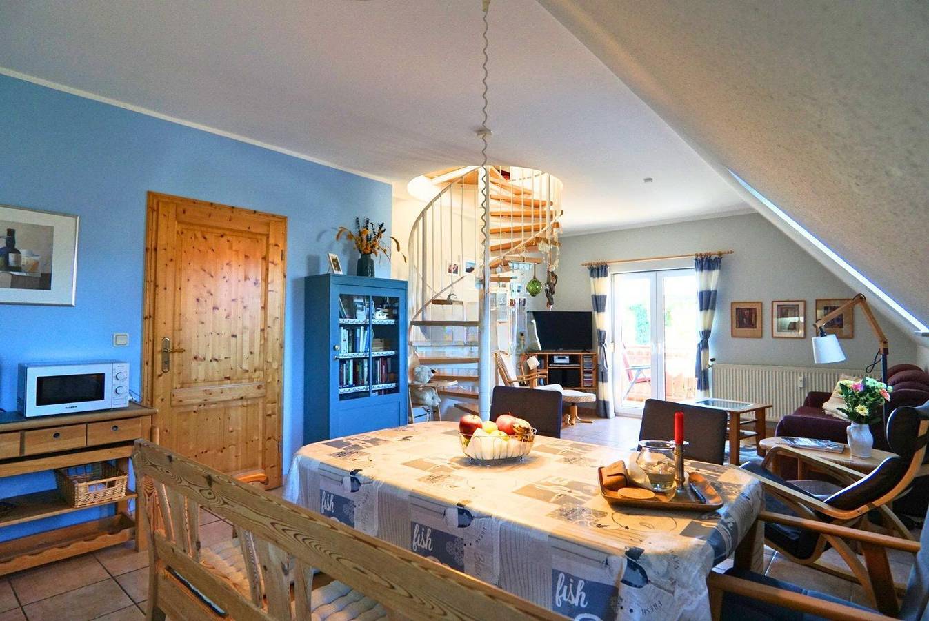 Ganze Ferienwohnung, Sonniges Graal-Müritz-Appartement: Südbalkon mit Strandkorb, Radkeller & Waschmaschine in Graal-Müritz, Rostock und Umgebung