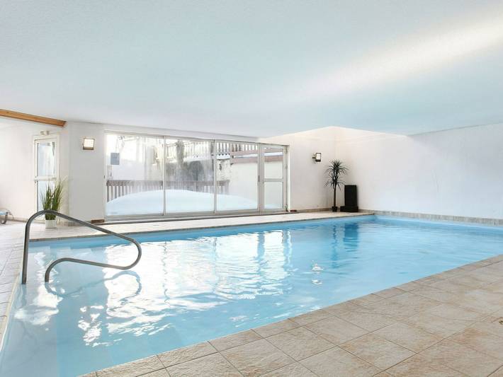 Gîte pour 8 personnes, avec piscine et balcon/terrasse, animaux acceptés dans Office De Tourisme De Notre Dame De Bellecombe - 2
