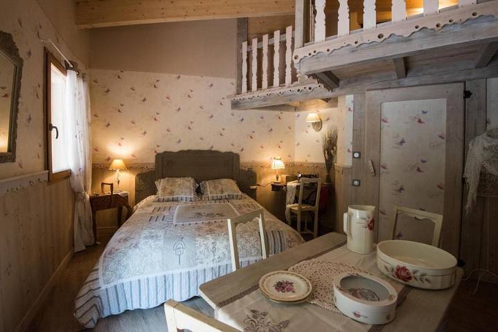 Chambre d’hôte pour 4 personnes, avec terrasse dans Lac des Corbeaux