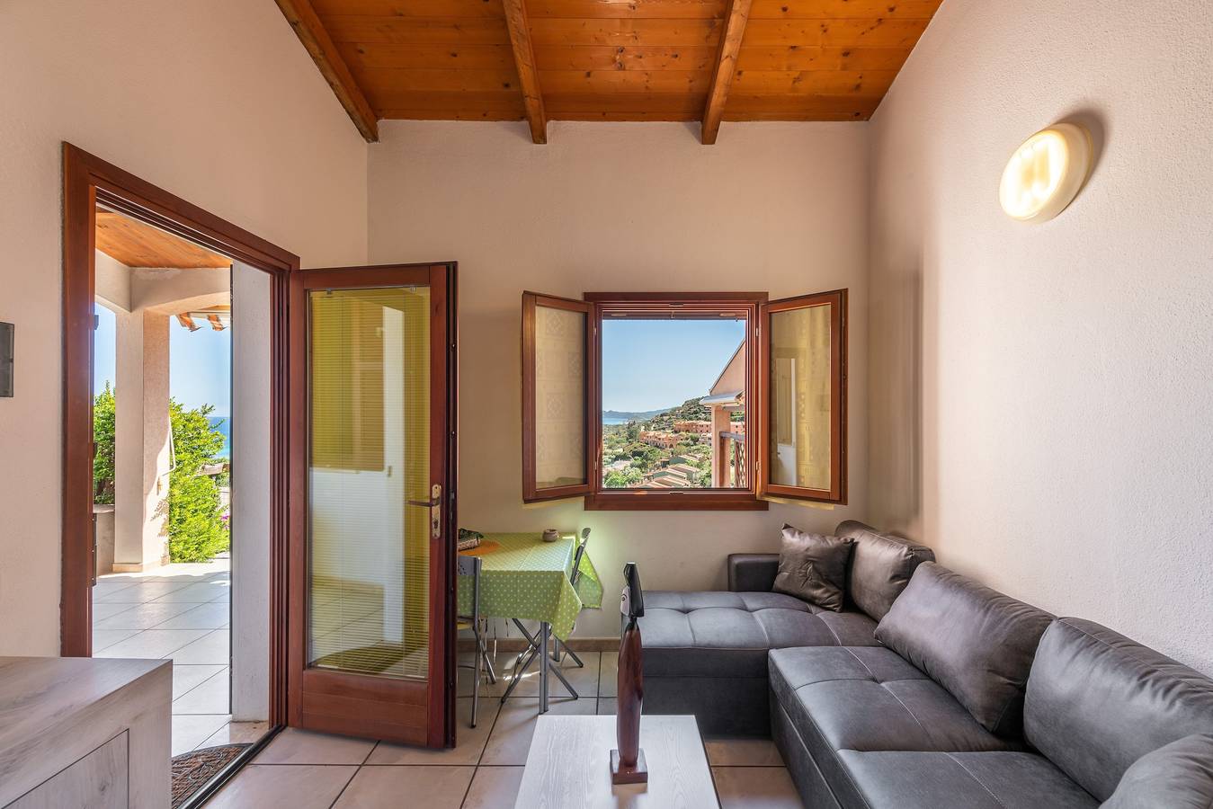 Villa "Birgit" con vista mare, vista montagna, aria condizionata e terrazza in Costa Rei, Muravera