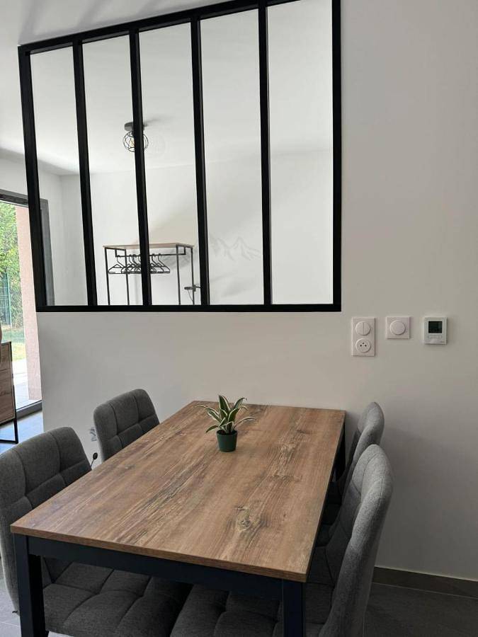 Gîte pour 4 personnes, avec Terrasse et Jardin à Saint-Pierre-en-Faucigny - 2