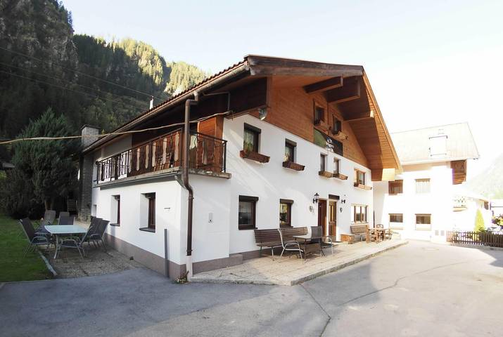 Ganze Ferienwohnung, Haus Paula in Kaunergrat, St. Leonhard im Pitztal