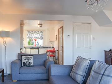 Log Cabin for 6 People in Whitby, North Yorkshire, Photo 4