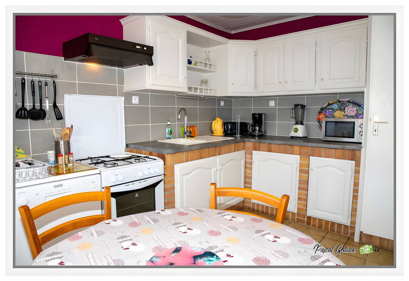 Holiday Home “Gîte Les Salicornes” with Private Terrace, Garden, and Wi-Fi in Lanchères, Abbeville region