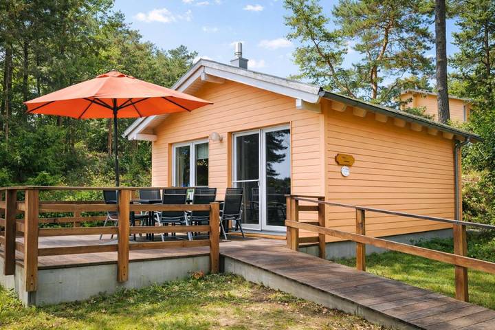 Ferienhaus für 4 Personen, mit Terrasse und Ausblick sowie Seeblick