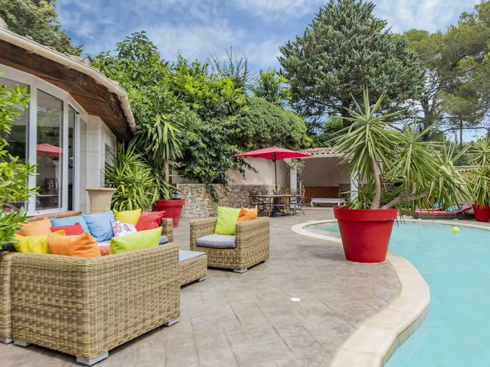 Location de vacances pour 12 personnes, avec piscine et jardin à Nîmes - 2