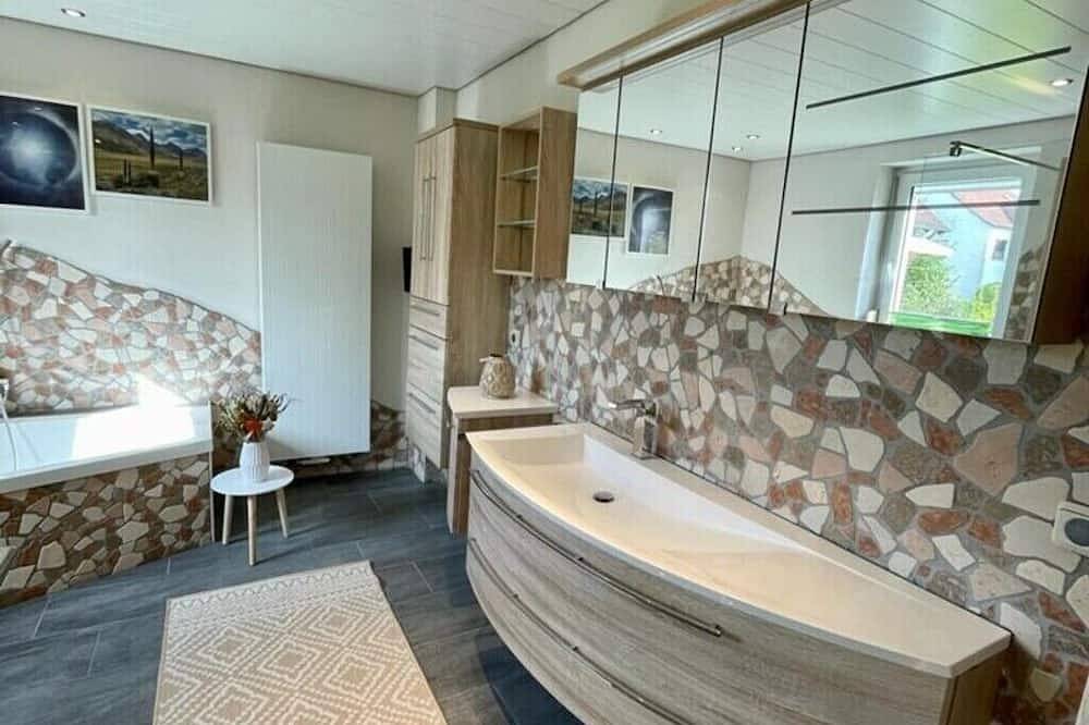 Ganze Wohnung, Maintal Relax -moderne und gemütliche Wohnung im Herzen Franken´s in Michelau in Oberfranken, Oberes Maintal - Coburger Land
