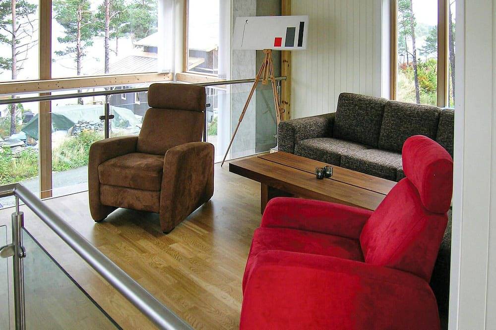 3 bedroom awesome home in Mosterhamn in Hardangerfjord