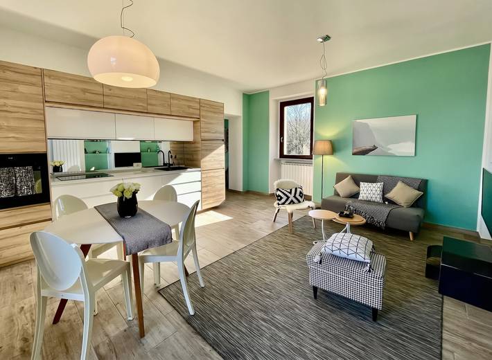 Ganze Wohnung, Apartment mit Seeblick in Arona in Arona (Lago Maggiore), Arona Gemeinde