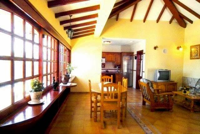 Chalet para 10 personas, con jardín además de jacuzzi y terraza en Fuerteventura - 3