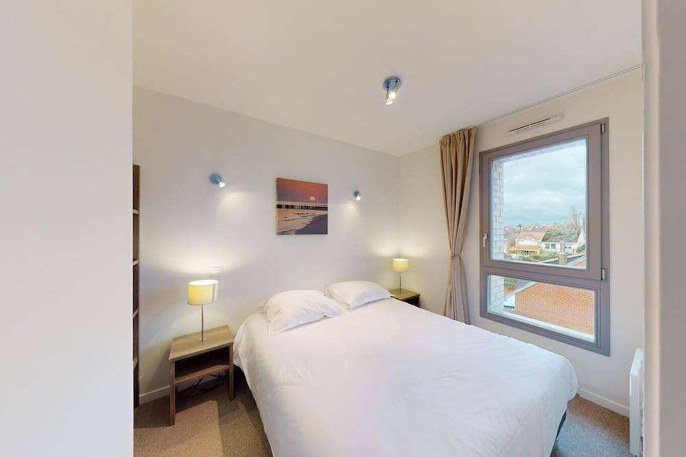 Suite for 4 people with one room with a double bed & one bunk bed in Bray-Dunes, Flanders Dune Coast