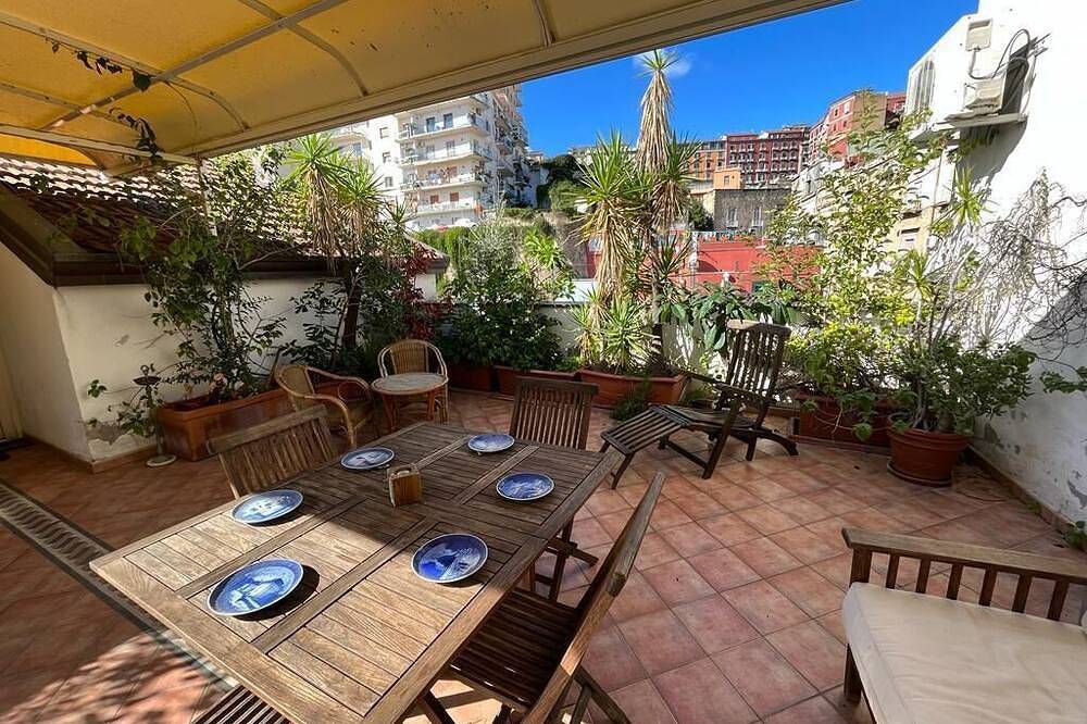 Appartamento vacanze a Napoli a partire da 358€ a notte