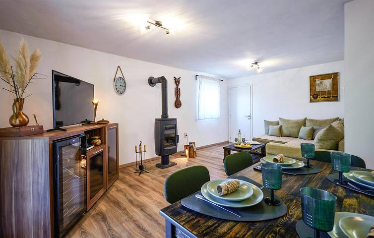 Charmante 2-Zimmer-Wohnung mit Terrasse, Grill und in der Nähe des Flusses Kupa in Sisak-Moslavina