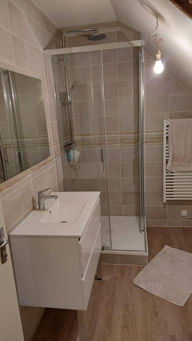 Appartement entier, Two-Bedroom Apartment in Pordic, Côte de Goëlo