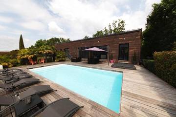 Cottage pour 2 personnes, avec jardin et piscine à Charnay-lès-Mâcon