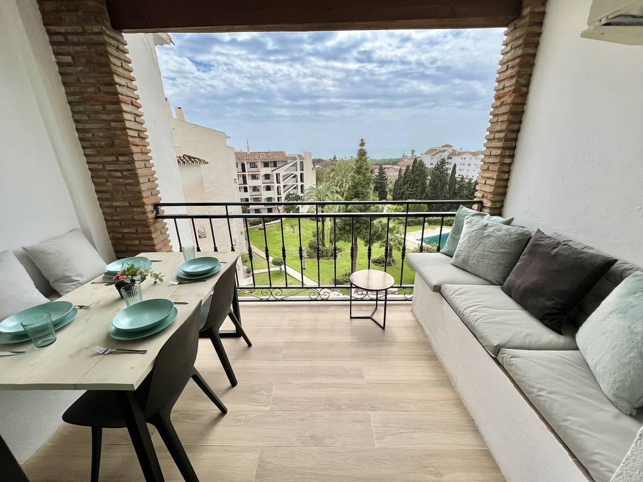 Ganze Wohnung, Appartement à Riviera vue piscine et mer in La Cala de Mijas, Mijas