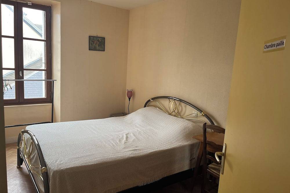 Maison 8 chambres, idéale rencontres familliales ou autres in L'Huisserie, Mayenne