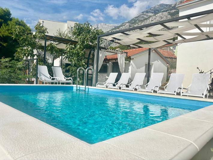 Apartamento de vacaciones para 4 personas, con jardín y piscina además de terraza y jacuzzi, Se admiten mascotas - 1