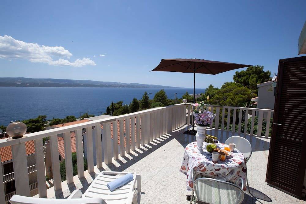 Entire apartment, One bedroom apartment with terrace and sea view Lokva Rogoznica, Omiš (A-19633-d) in Lokva Rogoznica, Split-Dalmatia