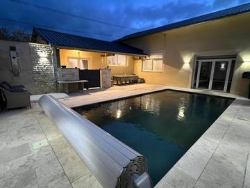 Cottage pour 10 personnes, avec terrasse ainsi que jacuzzi et piscine, animaux acceptés à Illiers-Combray