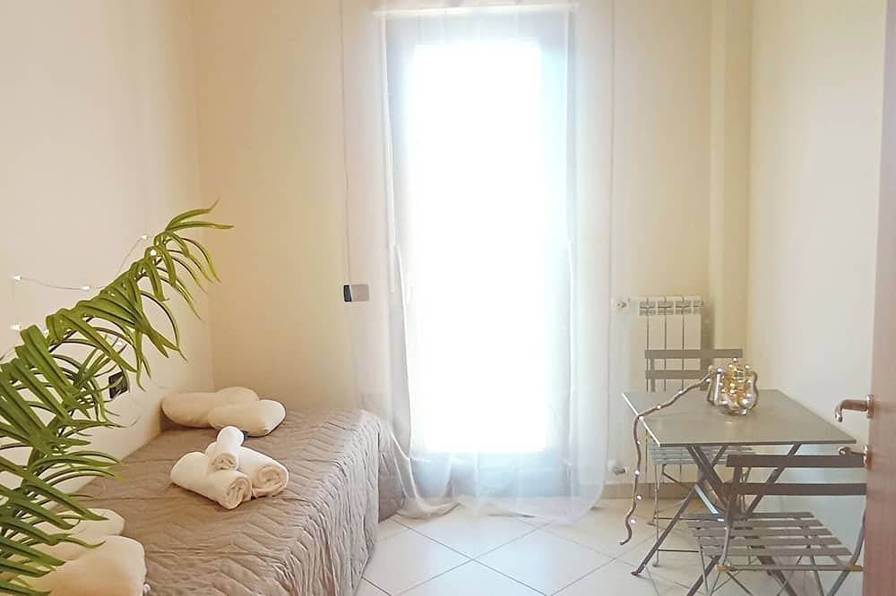 Entire apartment, Appartairport cozy apartment 2 minutes from the center and equipped axis in San Giovanni Teatino, Chieti Province