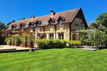 Gîte pour 2 personnes, avec jardin et piscine à Saint-Aubin-de-Nabirat