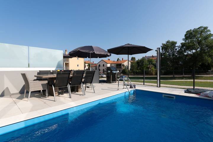 Ferienhaus für 10 Personen, mit Balkon und Terrasse sowie Pool in Funtana - 3