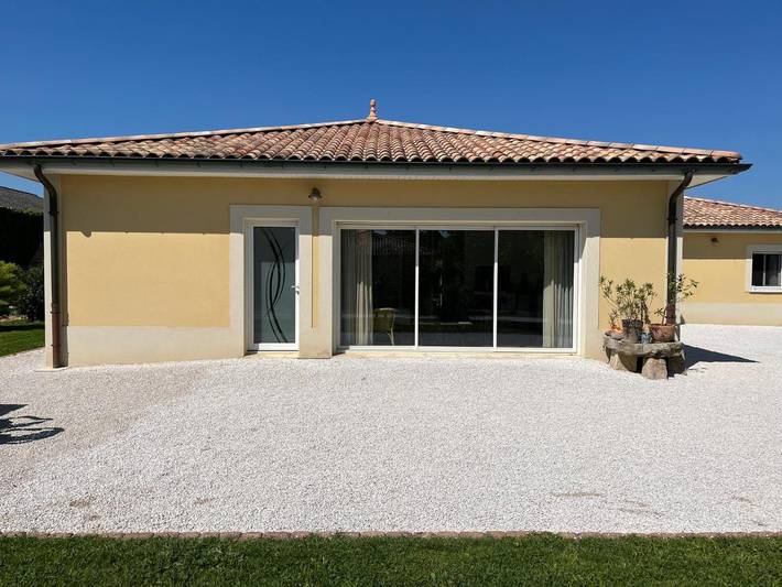 Location de vacances pour 4 personnes, avec jardin à Saint-Didier-sur-Chalaronne - 2