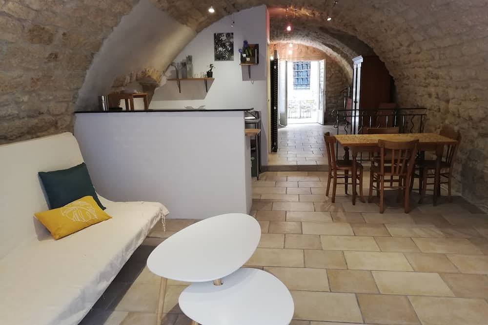 Entire apartment, Apartment in Loupian, Côte d'Améthyste