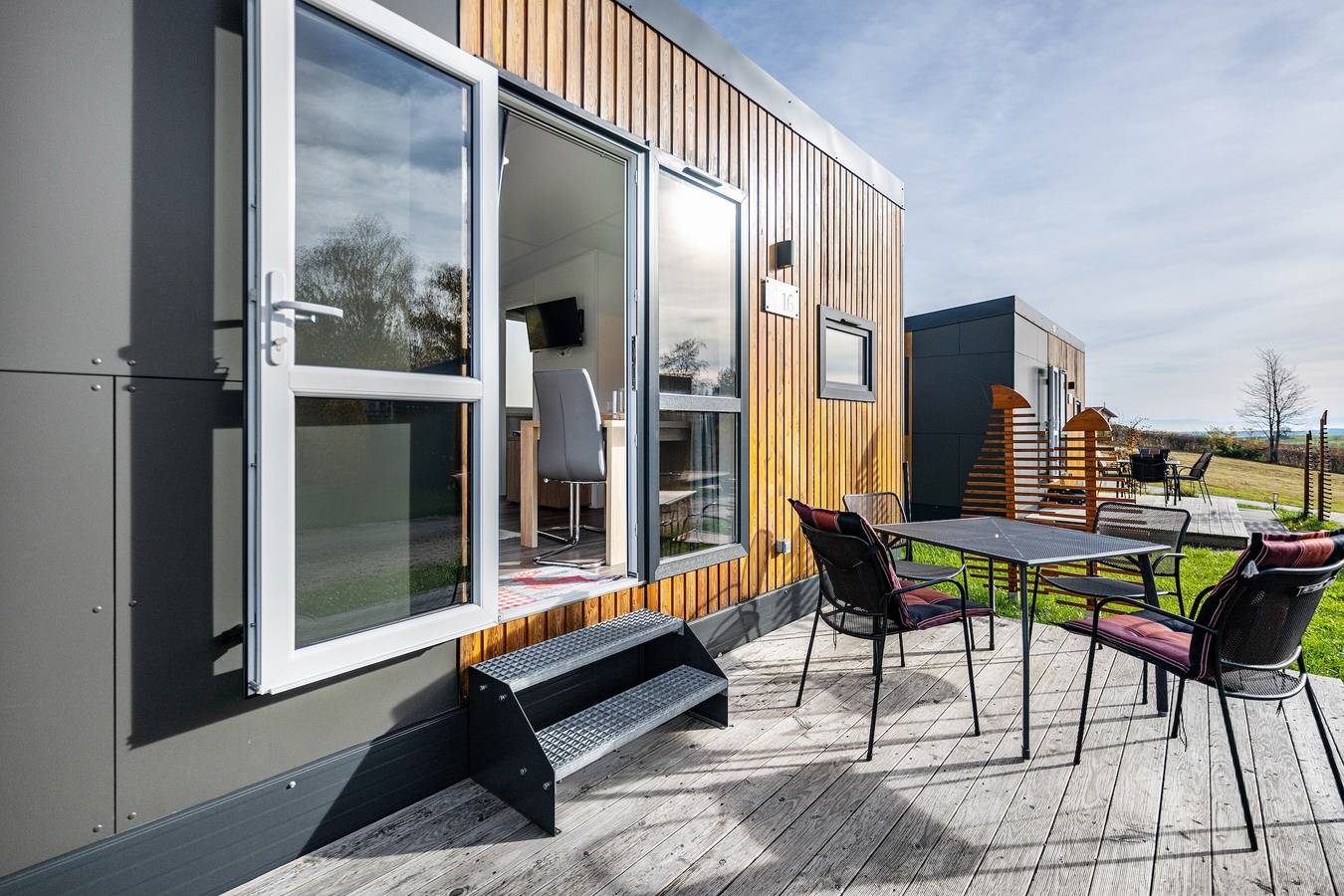 Vakantiehuis 'Tiny-Haus Nr 16' met Uitzicht op de Bergen, Wi-Fi en Airconditioning, foto 12