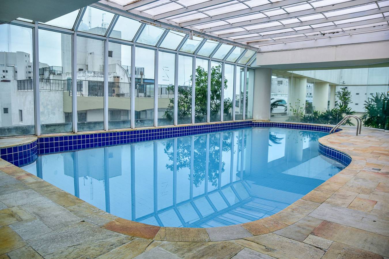 Appartamento intero, Flat com piscina e lazer na Praia de Pitangueiras in Guarujá, Baixada Santista