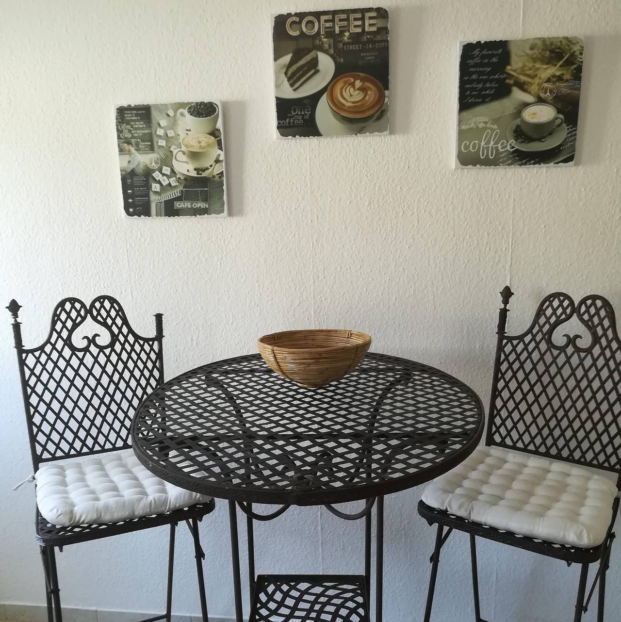 Entire apartment, Apartment 'Wohnung 55 Qm' with Shared Terrace and Wi-Fi in Oberursel, Hochtaunuskreis