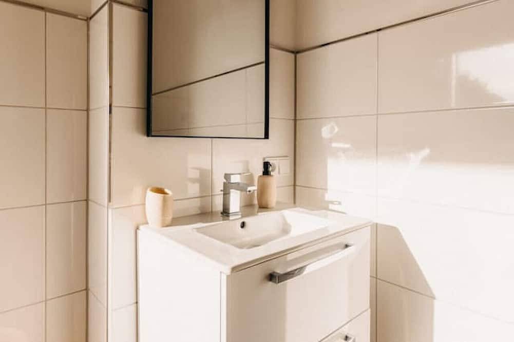 Geheel appartement, Aesthetic Studio for Design Lovers in Düsseldorf-Friedrichstadt, Düsseldorf