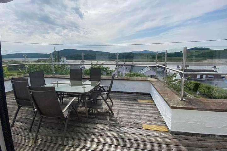 Cottage for 8 people, with balcony and garden, with pets in Kippford