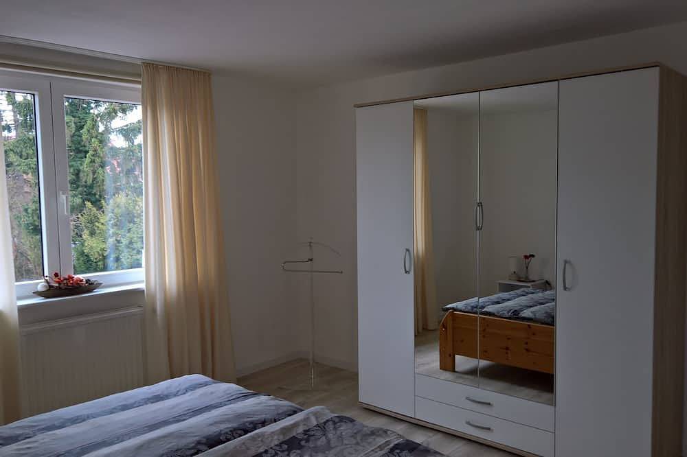 Apartamento entero, Apartamento moderno de 2 habitaciones, 1er. Piso separado en una casa familiar, ubicación cerca de la ciudad in Luneburgo, Nordheide