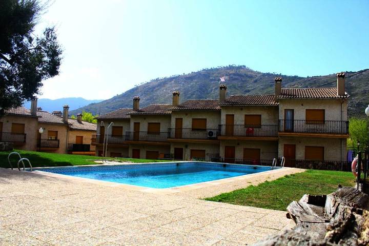 Casa rural para 8 personas, con Balcón y Terraza además de Jardín y Piscina en Arroyo Frío