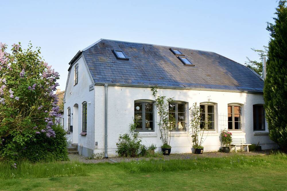 Ferienhaus \"Landhaus von 1836\" im Naturpark Schlei für bis zu 8 Personen in Twedt, Grünes Binnenland