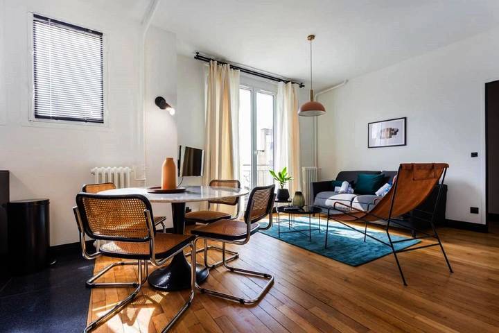 Gîte pour 6 personnes, avec terrasse et vue dans Casino De Paris