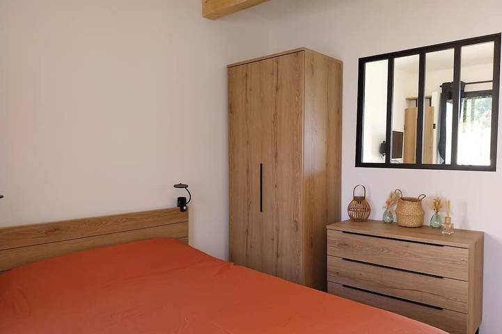 Gîte pour 2 personnes, avec piscine et terrasse ainsi que jacuzzi et jardin à Malataverne - 2