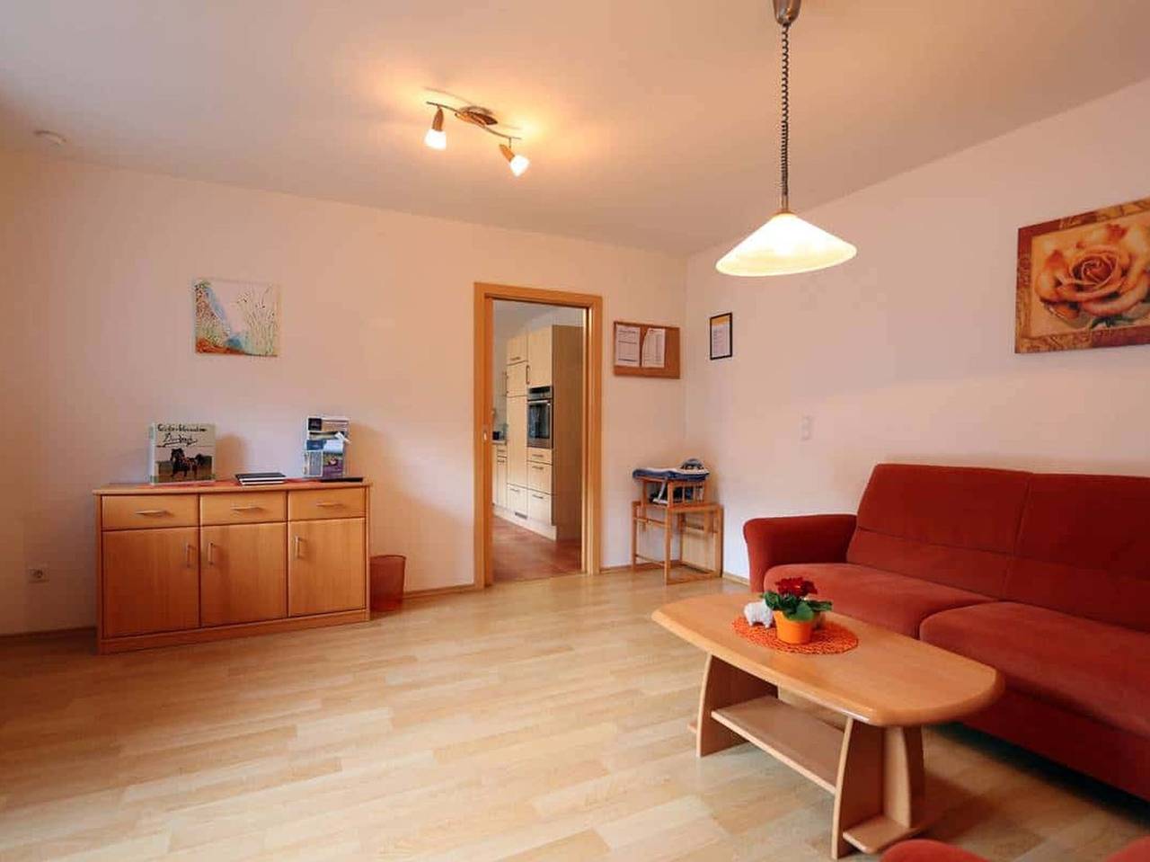 Ganze Wohnung, Ferienwohnung 'Blütenzauber' mit privater Terrasse, Gemeinschaftsgarten und Wlan in Durbach, Mittlerer Schwarzwald