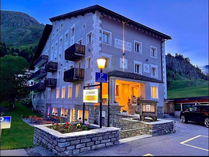 Hôtel pour 6 personnes, avec Terrasse ainsi que Jardin et Sauna à Bivio