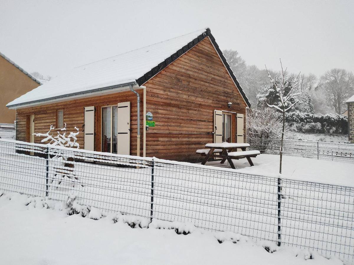 Le chalet des Patures route des Rocs in Rochefort-Montagne, Parc naturel régional des Volcans d'Auvergne