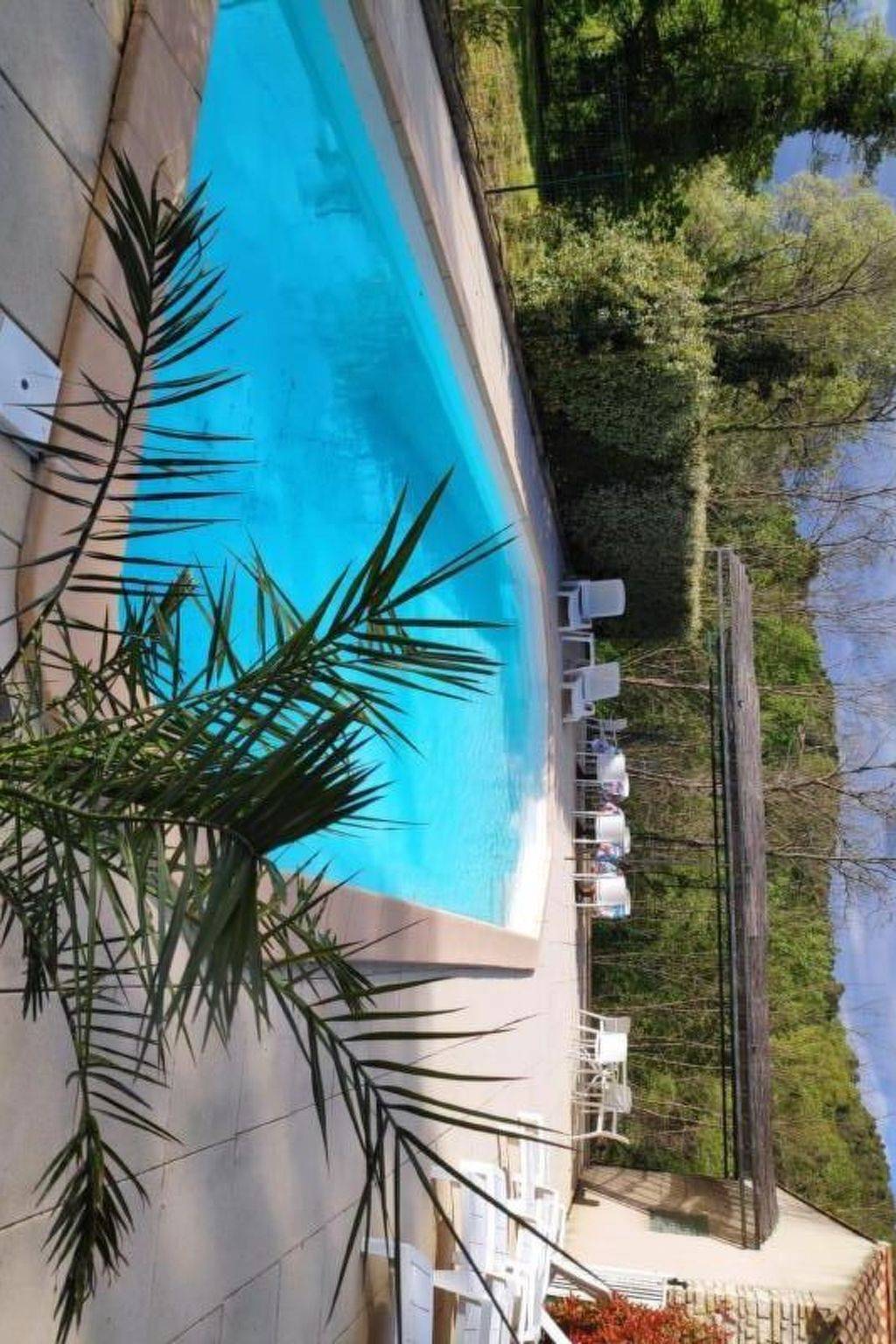 Schöne provenzalische Villa Les Carlets mit Pool in Saignon, Regionaler Naturpark Luberon