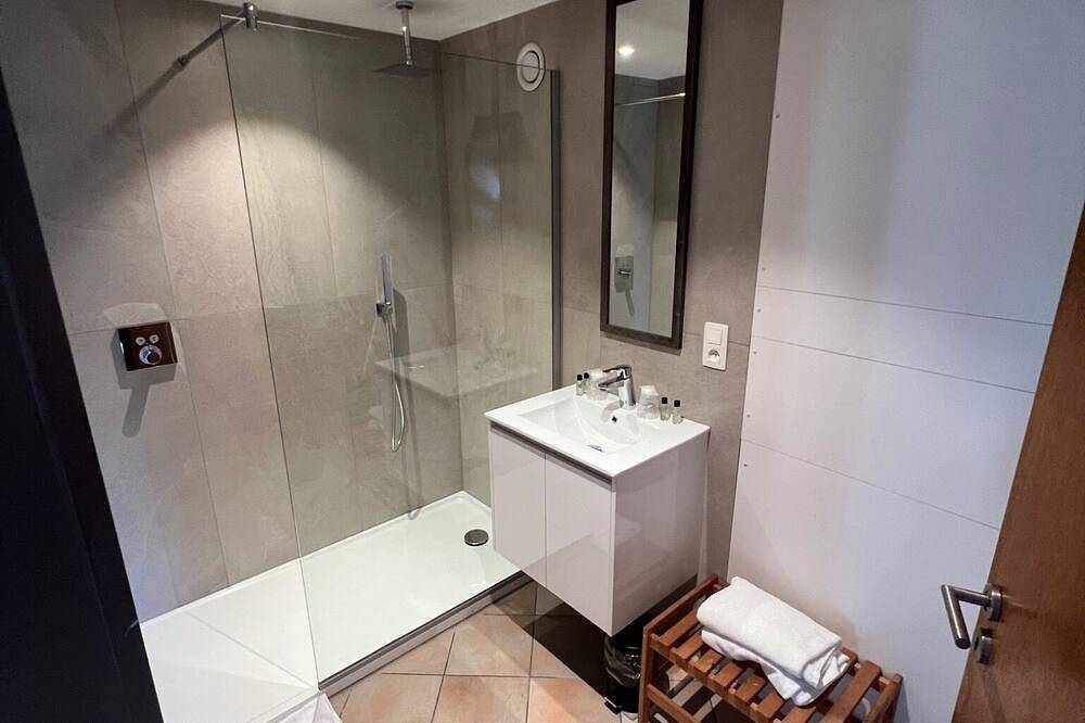 Appartement entier, Magnifique Appartement sur la Semois, comme si vous étiez à la mer in Bouillon, Région de Neufchâteau