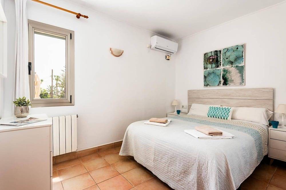 Villa Caballero by Villa Plus in Punta Prima, Sant Lluís