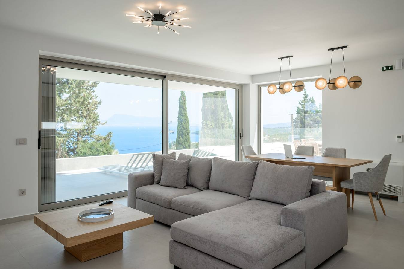 Luxury Villa Oasis – Private 14m Infinity Pool & High-End Luxury & gym in Nikiana, Alexandros